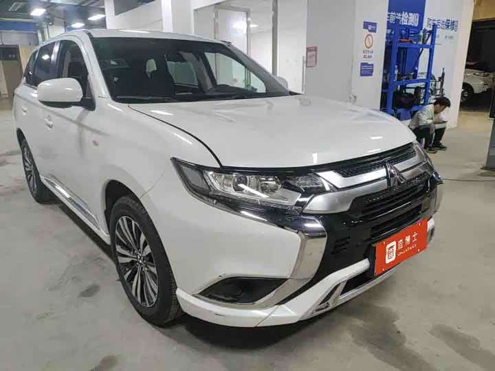 Zdjęcie 4 - Mitsubishi Outlander