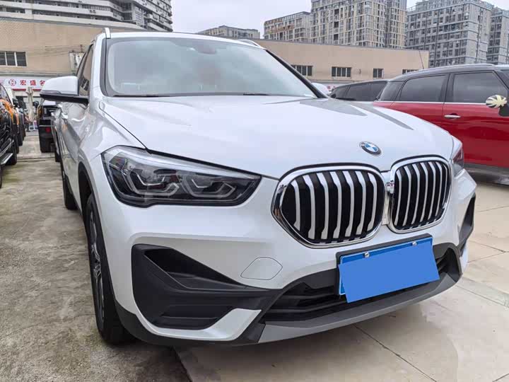 Фото 2 - BMW X1
