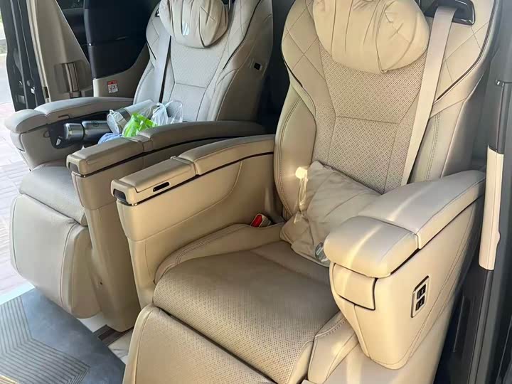 Toyota Alphard 2024 2024款 双擎 2.5L 尊贵版