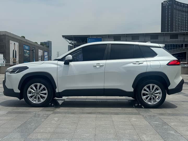 Фото 8 - Toyota Corolla Cross
