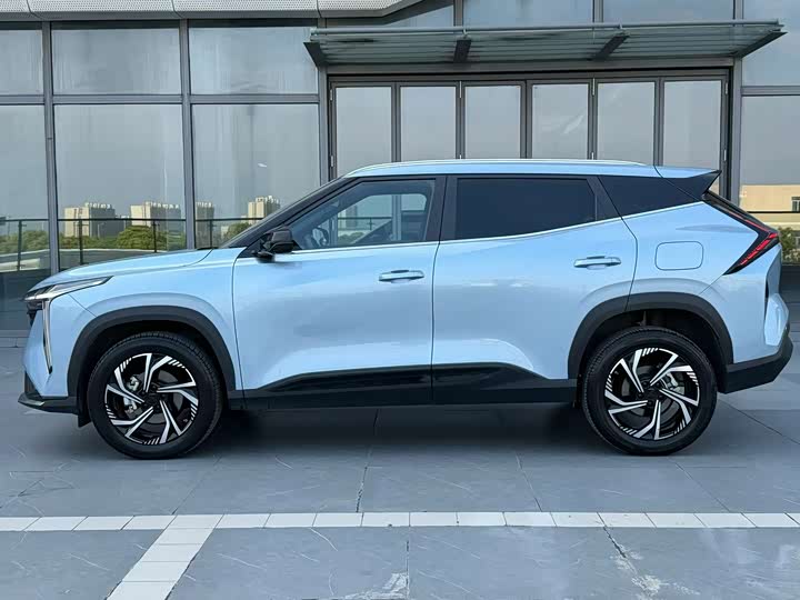 Фото 3 - Geely Atlas