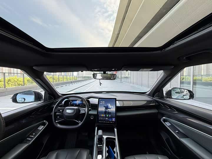Фото 5 - Geely Atlas