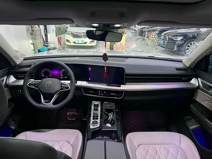 Volkswagen Tavendor 2025 2025款 380TSI 四驱R-Line巡游 众享款