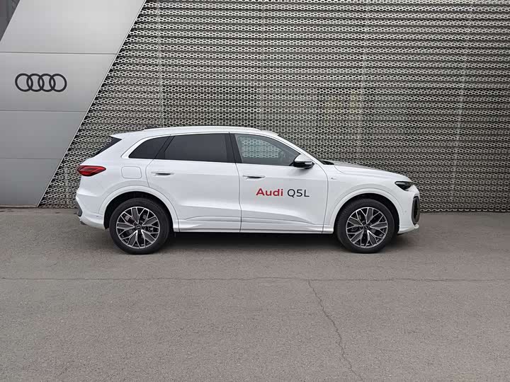 Audi Q5L 2026 2026款 2.0T 千万用户专享版