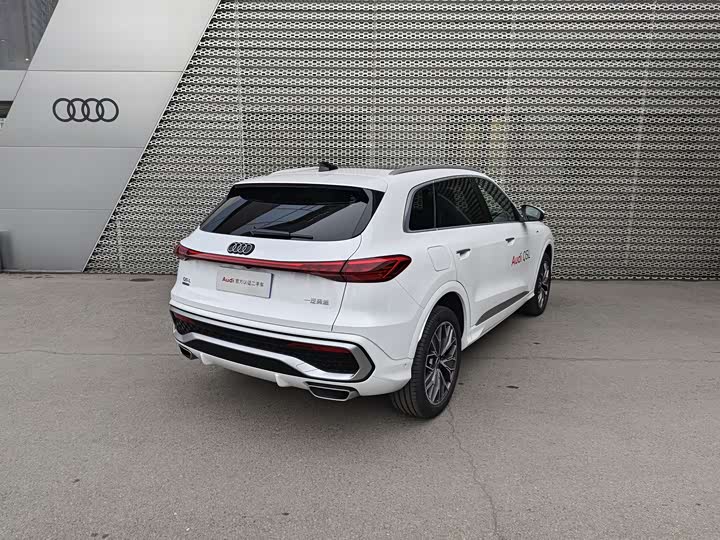 Audi Q5L 2026 2026款 2.0T 千万用户专享版