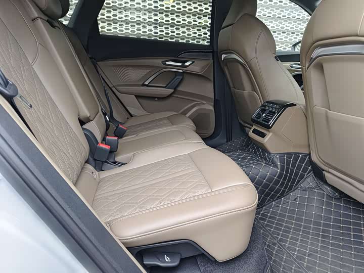 Audi Q5L 2026 2026款 2.0T 千万用户专享版