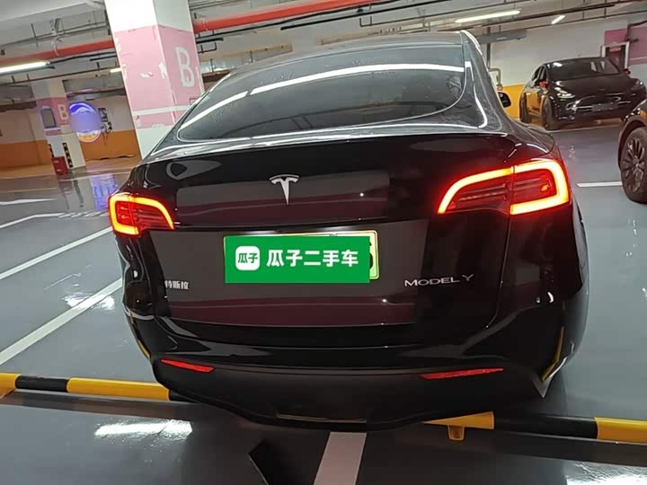 Zdjęcie 6 - Tesla Model Y