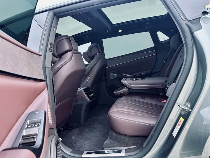 Фото 5 - Denza Z9GT