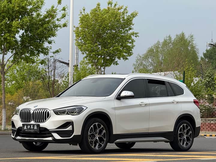 Фото 2 - BMW X1