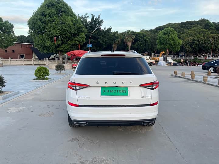 Skoda Kodiaq 2022 2022款 改款 TSI330 7座两驱奢享版