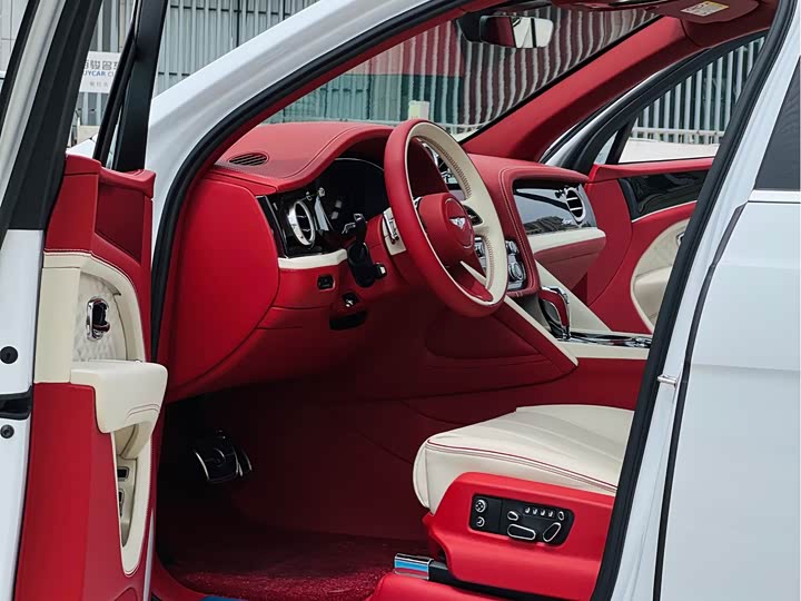 Bentley Bentayga 2024 2024款 4.0T V8 长轴距雅度版