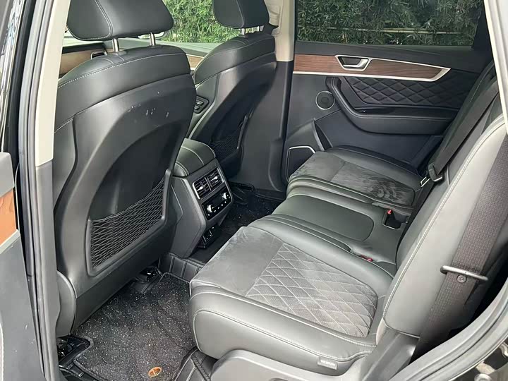 Hongqi HS7 2022 2022款 2.0T DCT两驱智联旗享版 七座