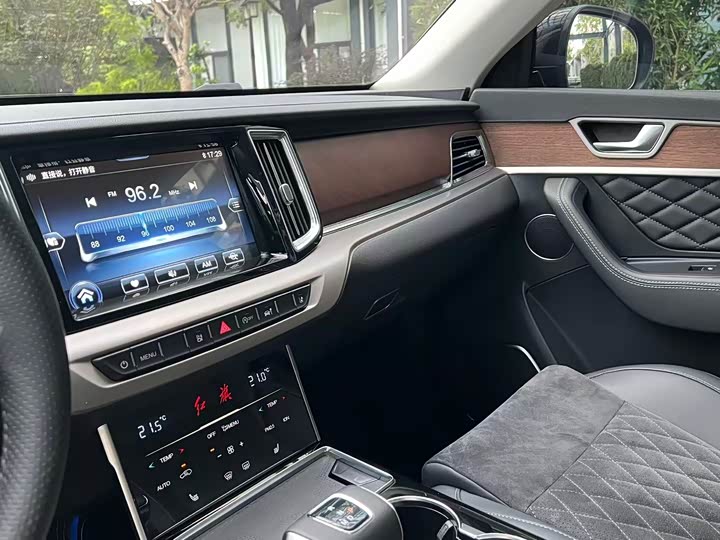 Hongqi HS7 2022 2022款 2.0T DCT两驱智联旗享版 七座