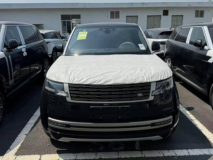 Land Rover Range Rover 2026 2026款 3.0 L6 400PS SE长轴版