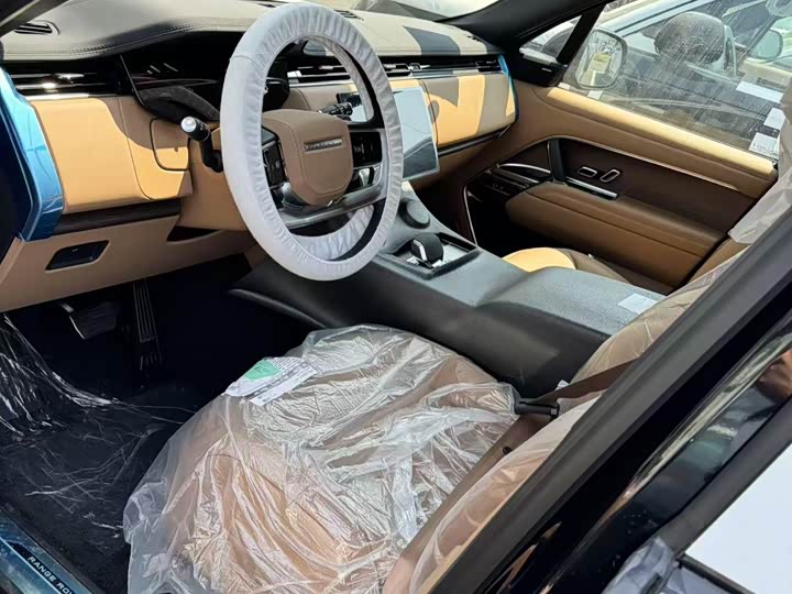 Land Rover Range Rover 2026 2026款 3.0 L6 400PS SE长轴版