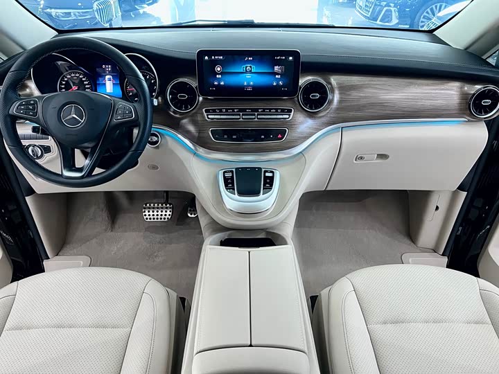 Фото 9 - Mercedes-Benz V-Class