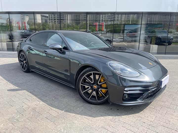 Фото 1 - Porsche Panamera