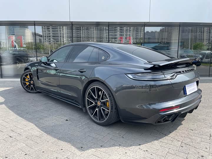 Фото 3 - Porsche Panamera