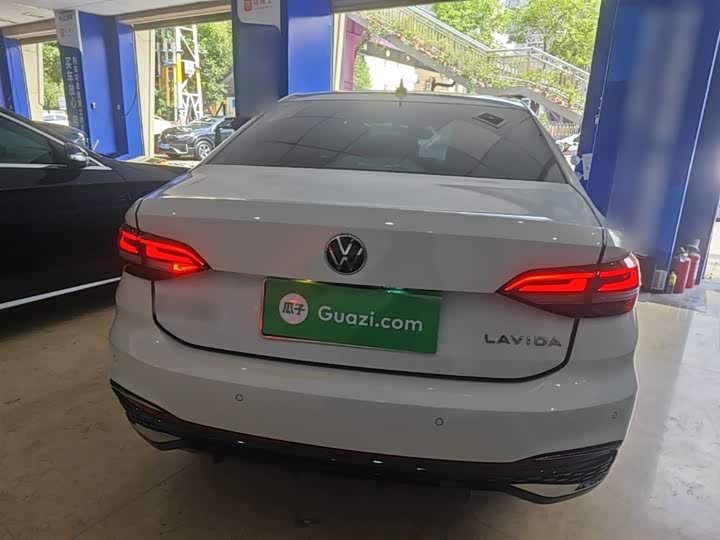 Фото 6 - Volkswagen Lavida