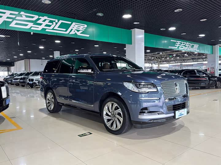 Фото 3 - Lincoln Navigator