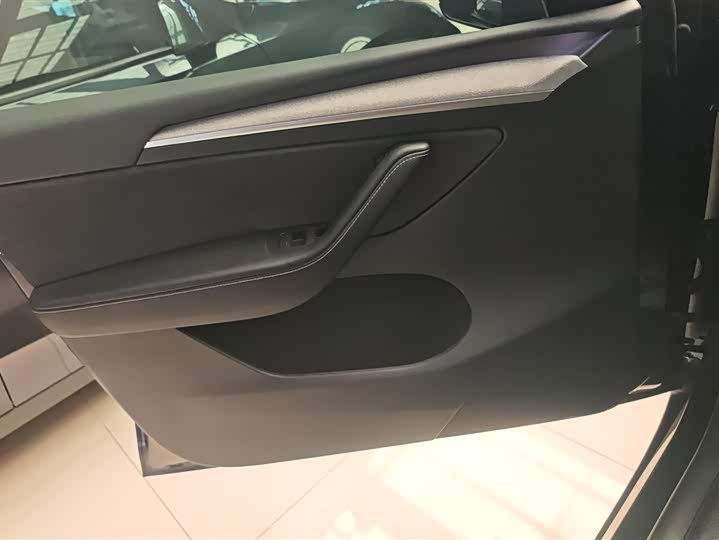 Tesla Model Y 2024 2024款 后轮驱动版