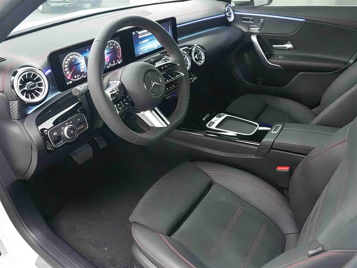 Фото 8 - Mercedes-Benz A-Class