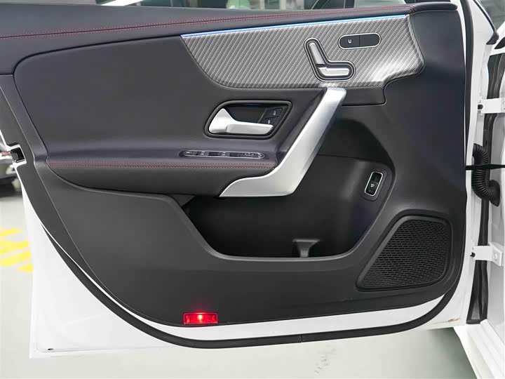 Фото 9 - Mercedes-Benz A-Class