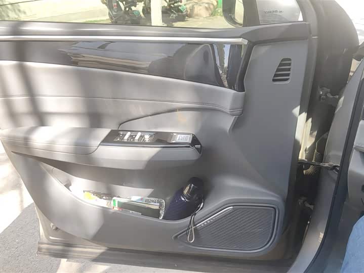 Geely Galaxy L7 2025 2025款 EM-i 115km 探索版