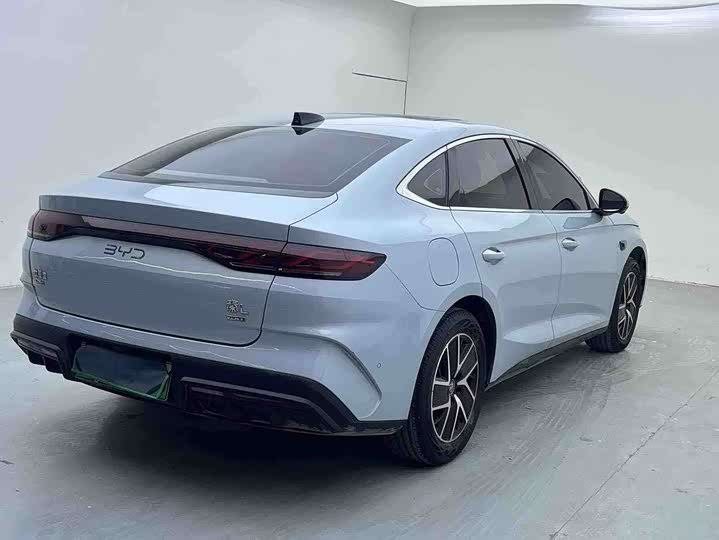 Фото 8 - BYD Qin L