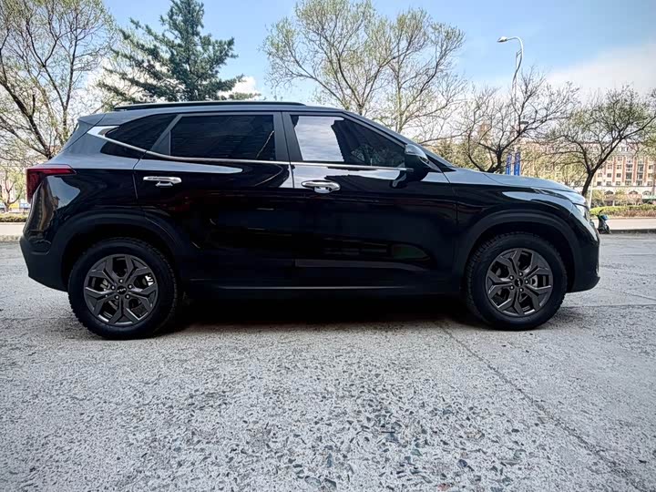Kia Seltos 2023 2023款 1.5L CVT豪华版