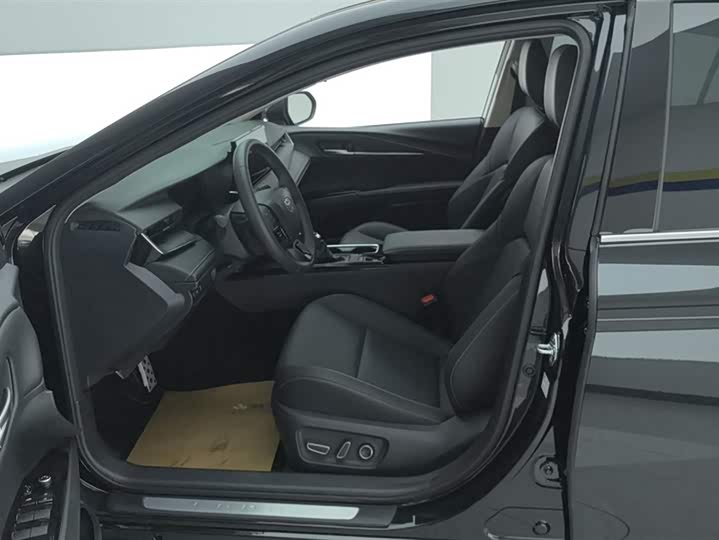 Toyota Camry 2026 2026款 双擎 2.0HSE 运动Lite版