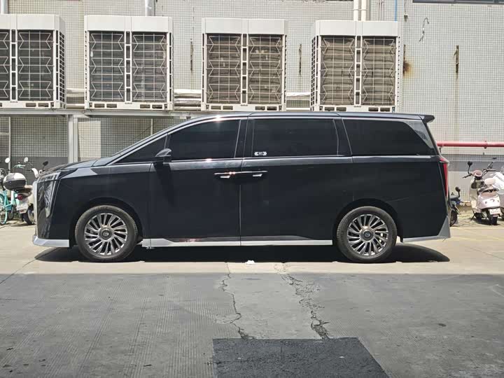 2025 GAC Trumpchi M8