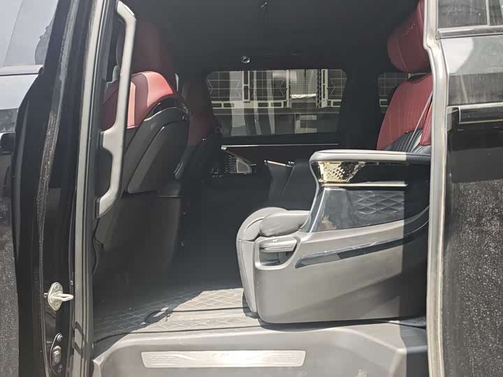 GAC Trumpchi M8 2025 2025款 宗师系列 超级混动版