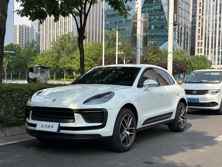 Photo 1 - Porsche Macan