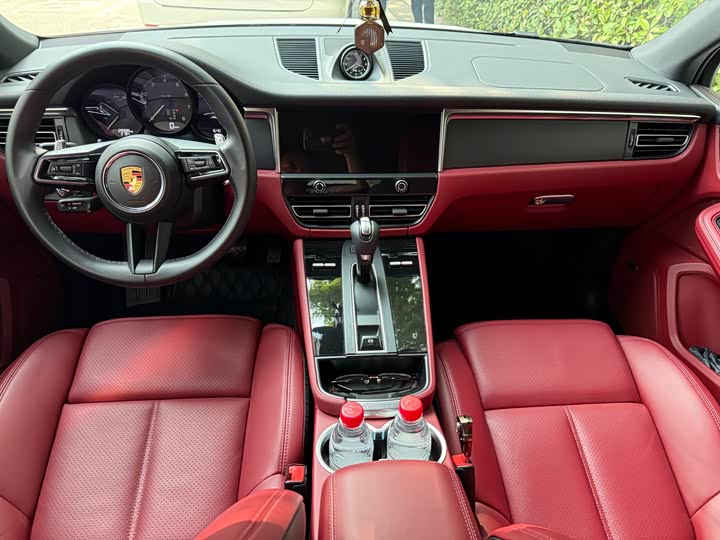 Photo 5 - Porsche Macan