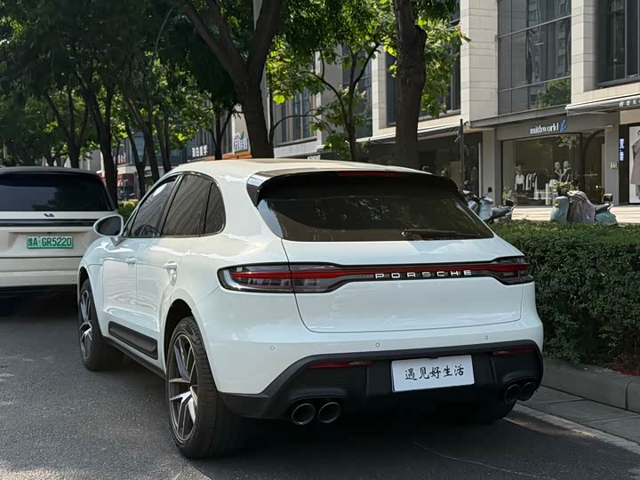 Photo 8 - Porsche Macan