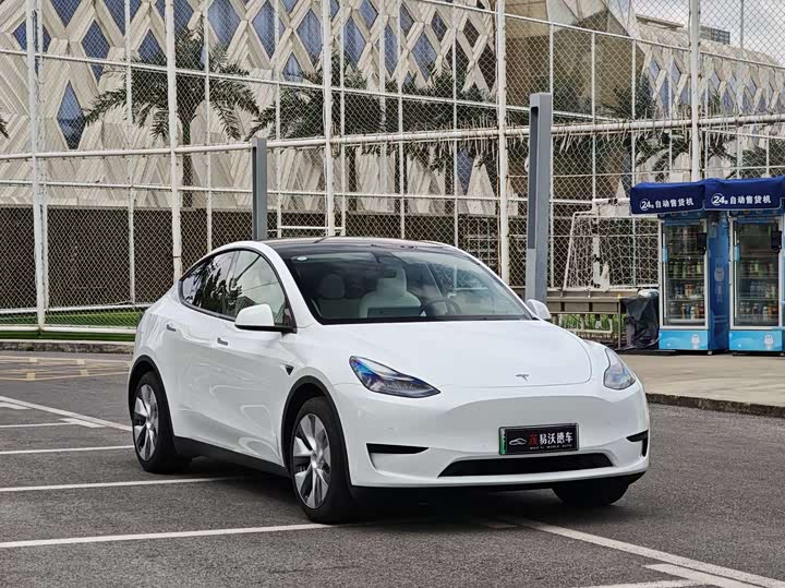 Zdjęcie 3 - Tesla Model Y