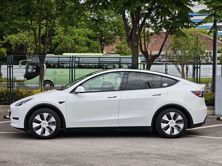 Zdjęcie 7 - Tesla Model Y