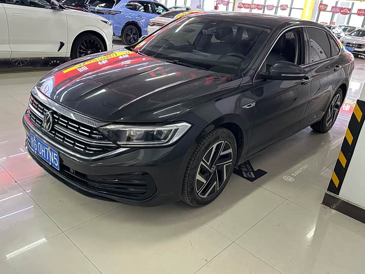 Фото 1 - Volkswagen Sagitar L