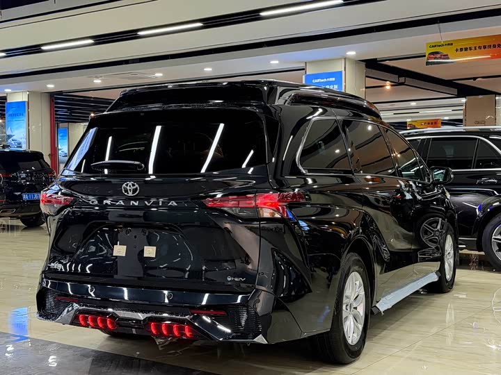 2026 Toyota Granvia