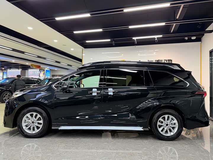 Toyota Granvia 2026 2026款 2.5L混动 豪华版