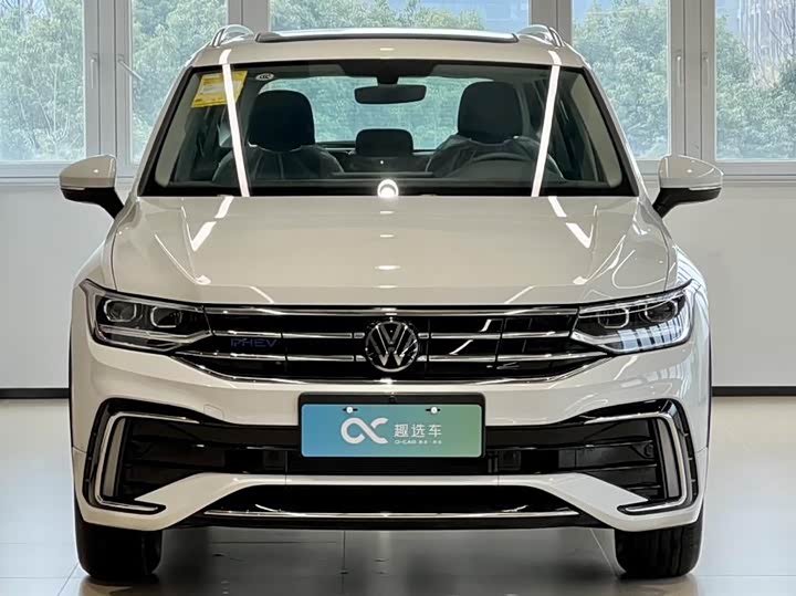 2023 Volkswagen Tiguan L Hybrid