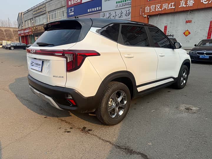 Kia Seltos 2023 2023款 1.5L CVT舒适版