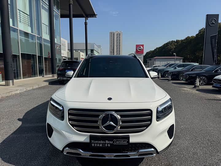 Photo 2 - Mercedes-Benz GLB-Class