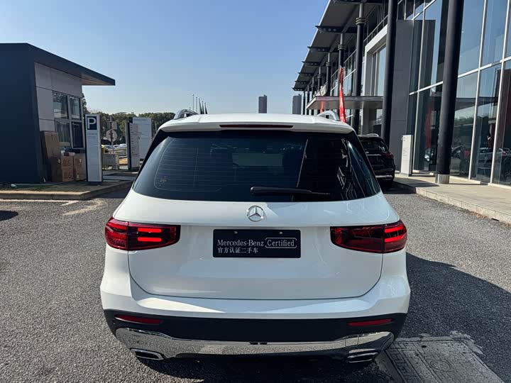 Photo 5 - Mercedes-Benz GLB-Class