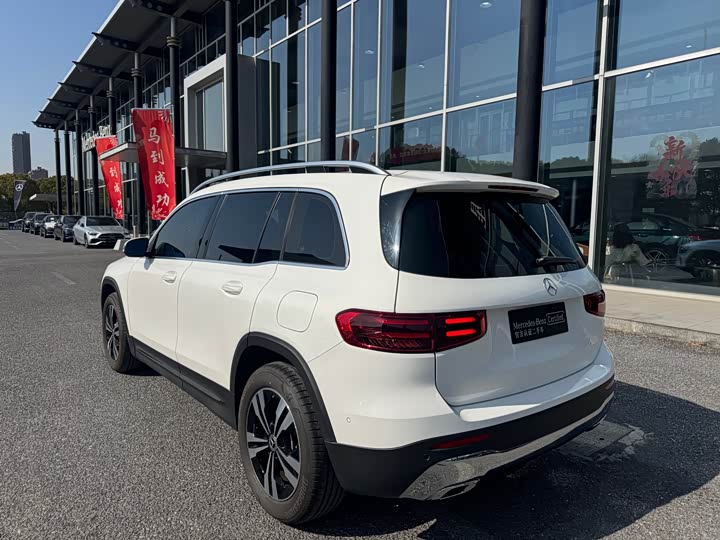 Photo 6 - Mercedes-Benz GLB-Class