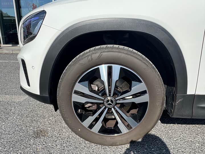 Photo 8 - Mercedes-Benz GLB-Class
