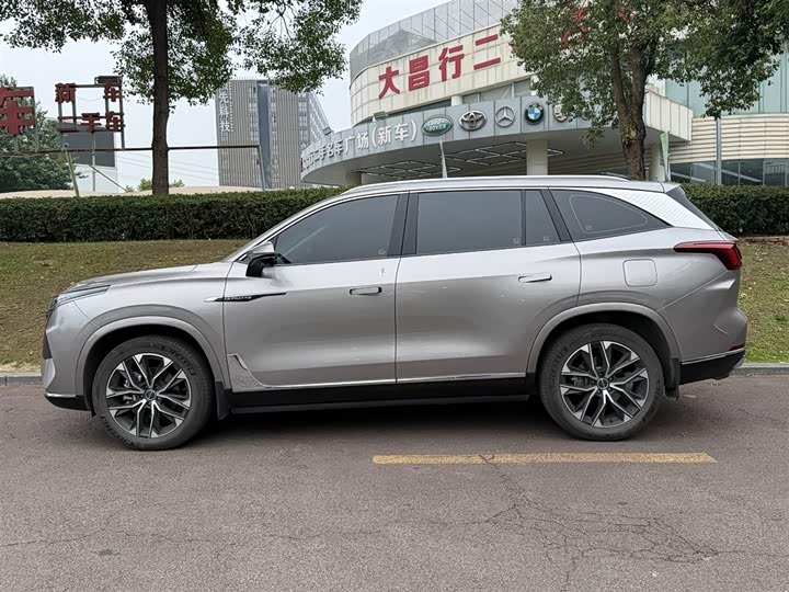 2023 Roewe RX9