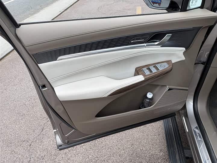 Roewe RX9 2023 2023款 2.0T 两驱越享版