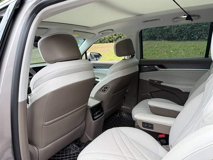 Roewe RX9 2023 2023款 2.0T 两驱越享版